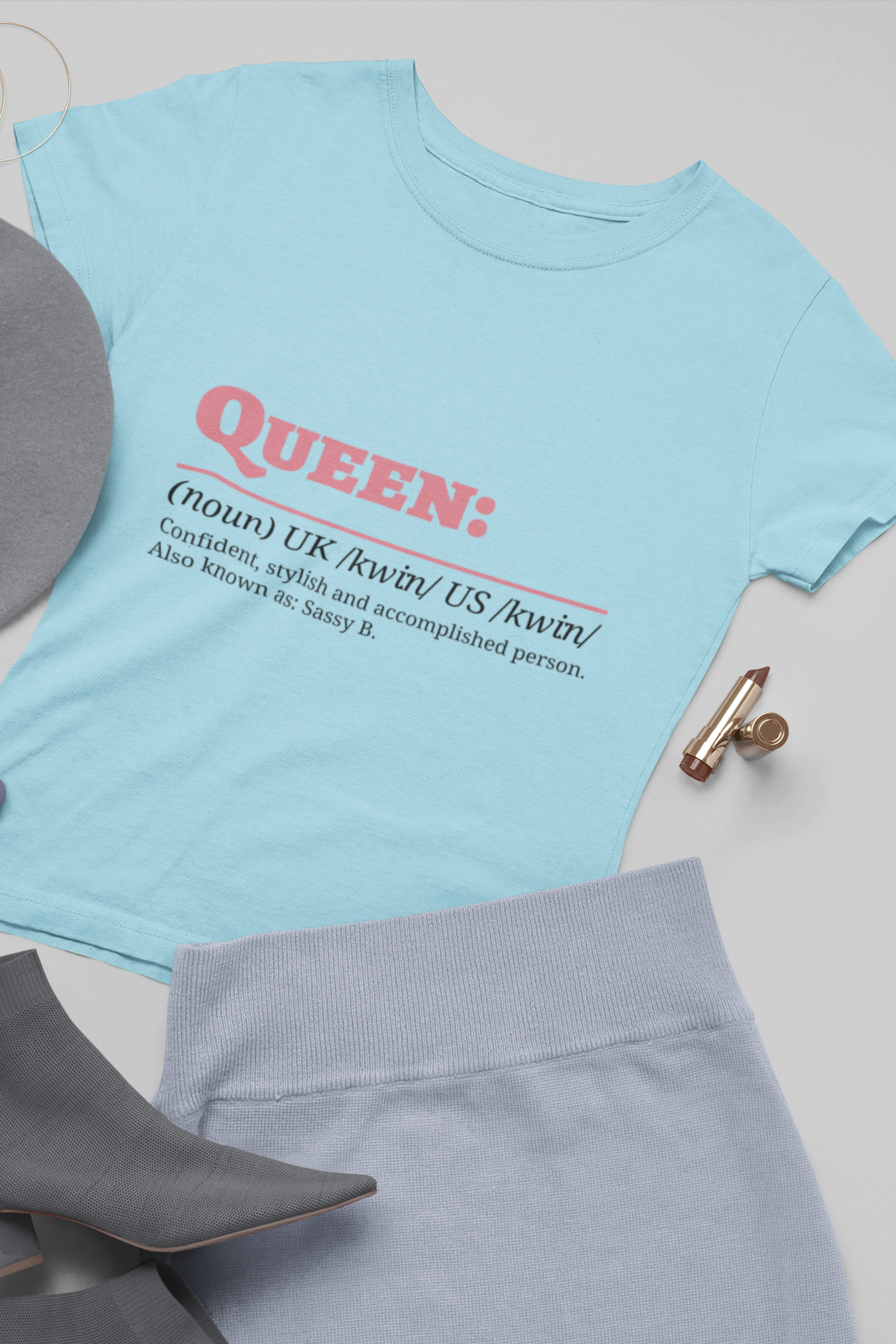 Women's Round Neck T-Shirt: Queen