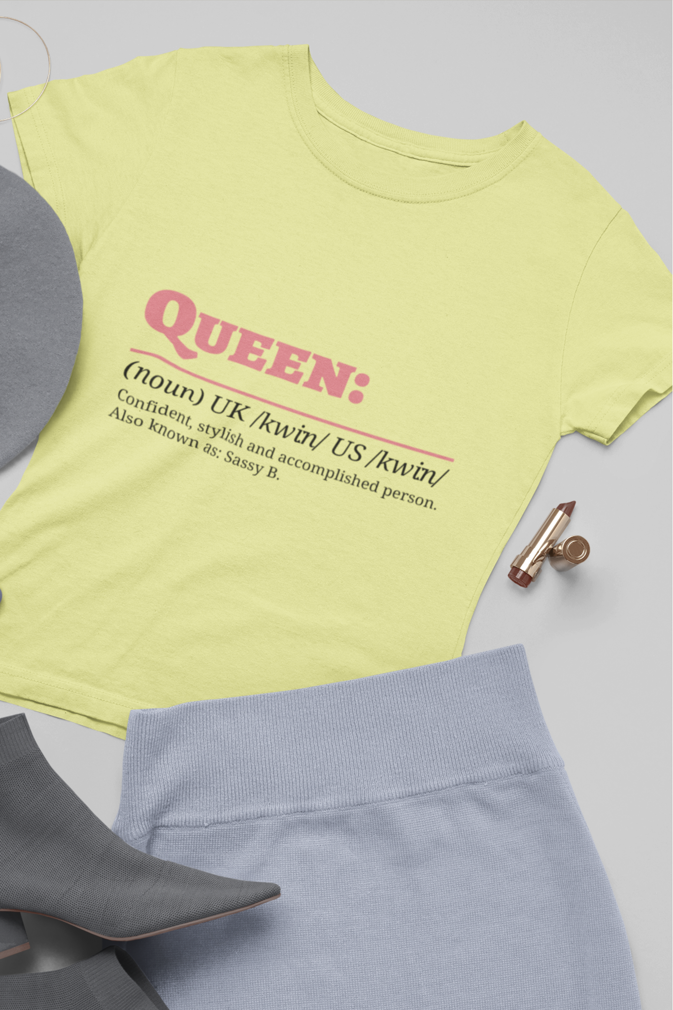 Women's Round Neck T-Shirt: Queen