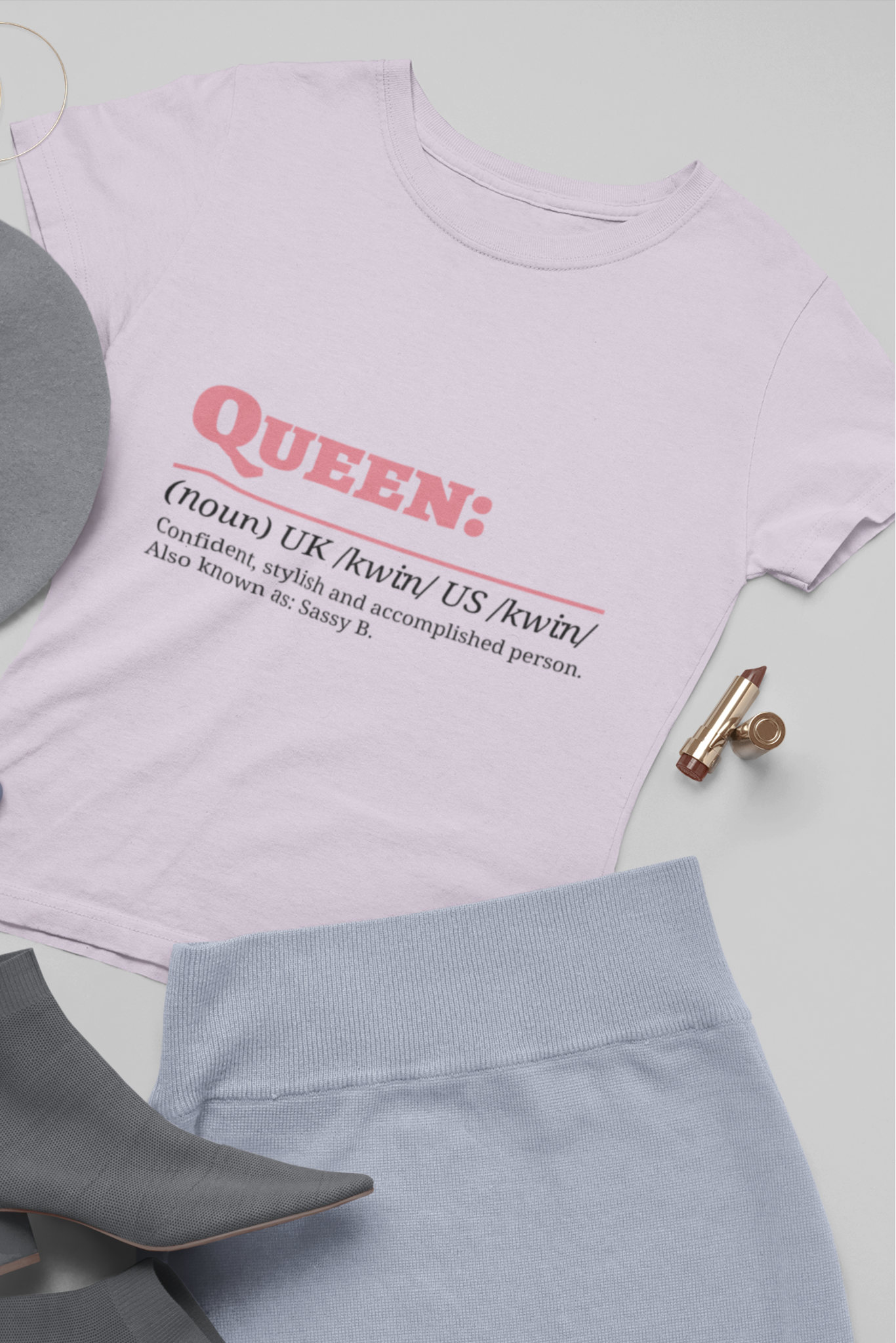 Women's Round Neck T-Shirt: Queen